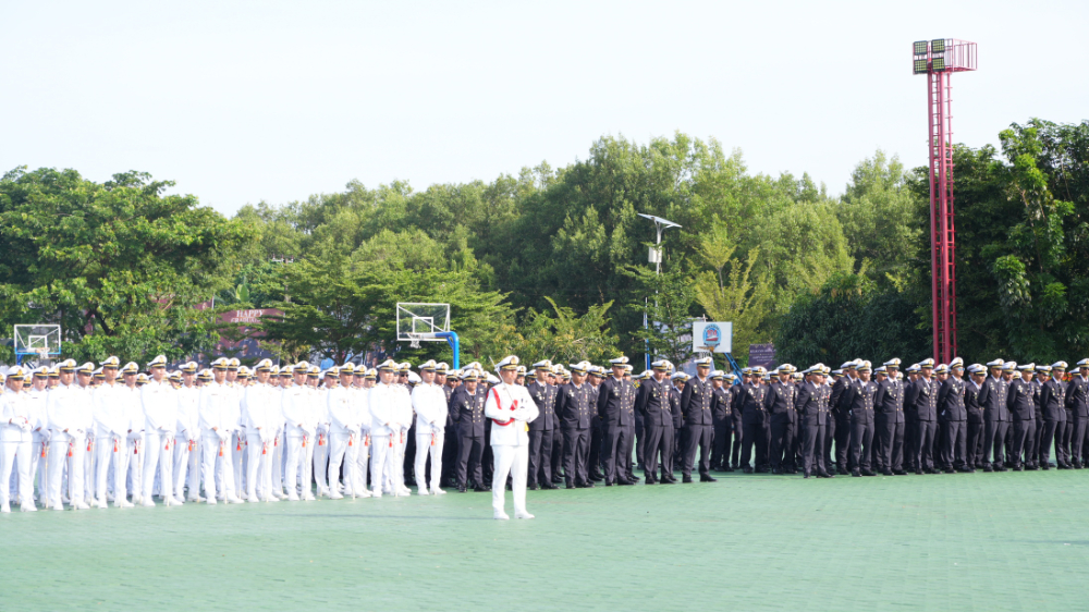 PIP Makassar Selenggarakan Wisuda Perwira Pelayaran Niaga dan Penutupan Diklat Pelaut ANT/ATT I–V