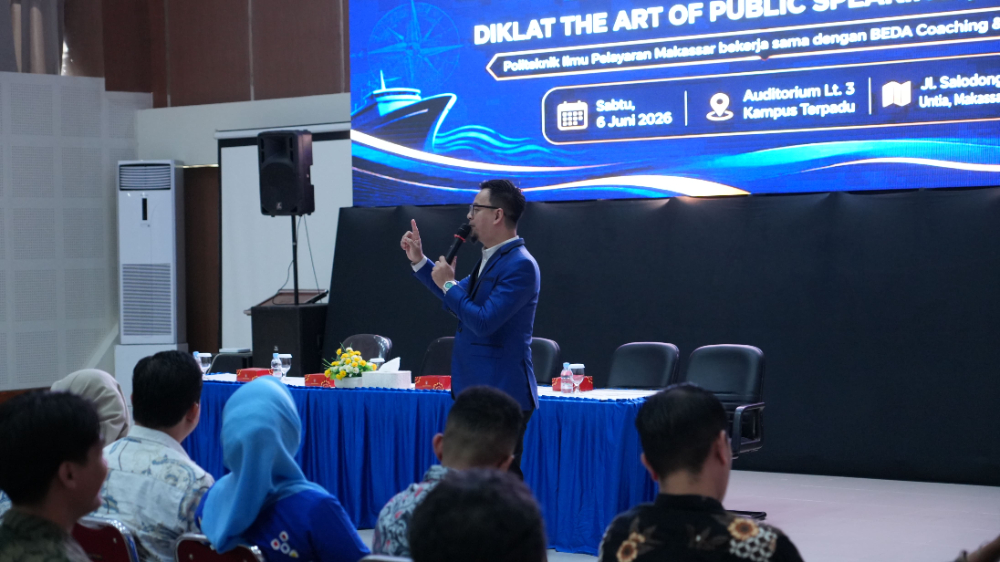 PEMBUKAAN DIKLAT SERVICE EXCELLENCE TRANSFORMATION DAN DIKLAT THE ART OF PUBLIC SPEAKING